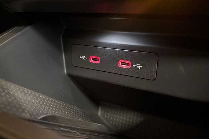 SEAT Arona 1.5 TSI 150 FR Black Edition 5dr DSG *Delivery Miles*