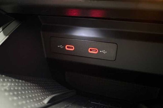 SEAT Arona 1.0 TSI 115 FR Black Edition 5dr *Delivery Miles*